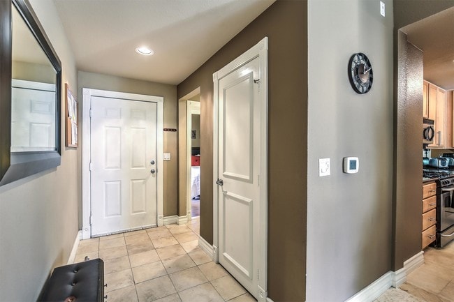 Building Photo - 210 E Flamingo Rd