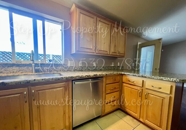 Building Photo - Comfortable & Well-Appointed 3-Bedroom Hom...