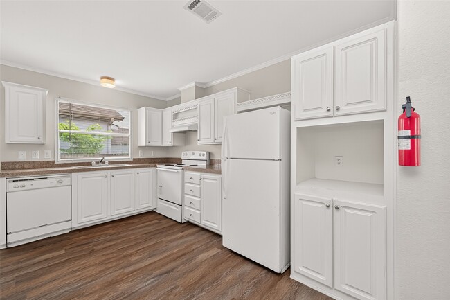 Building Photo - 11918 Greensbrook Forest Dr