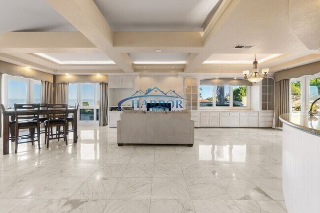 Building Photo - 1504 Vía Margarita