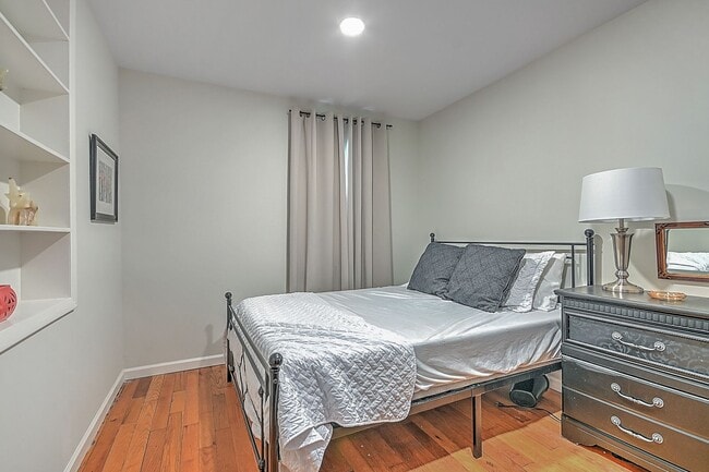 Building Photo - 1220 Morningside Cir