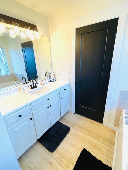 Building Photo - 549 Osprey Cir