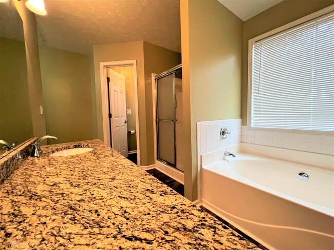 Building Photo - 7235 Coral Lake Dr