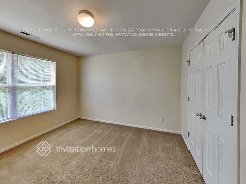 Building Photo - 911 Wind Carved Ln