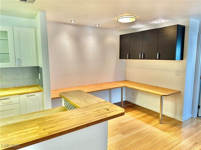 Building Photo - 2200 S Fort Apache Rd