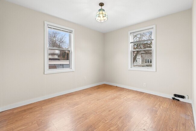 Building Photo - 147 Nahant Rd