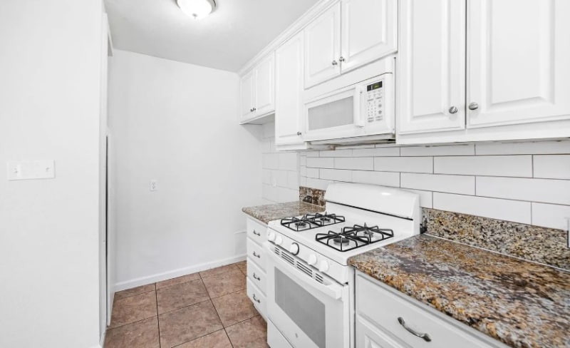 Building Photo - 34976 Ave A