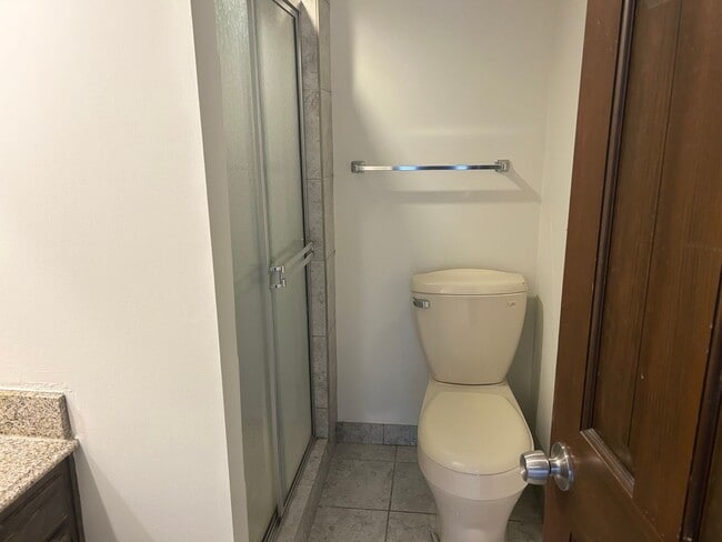 Building Photo - 3 Bed, 3 Bath, 2 Car Garage Duplex in Blue Springs