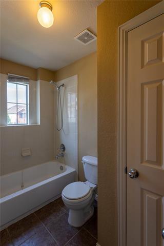 Building Photo - 808 Lake Forest Trl