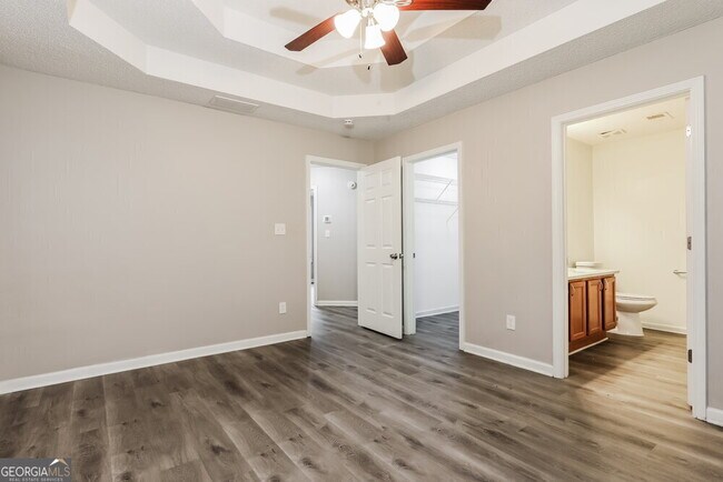 Building Photo - 10990 Knotty Pine Pl