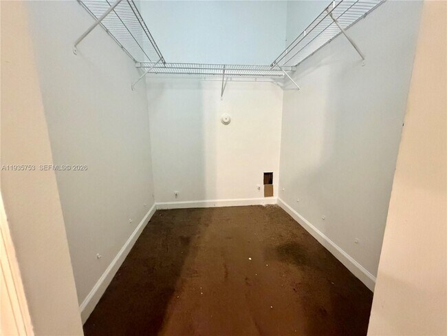 Building Photo - 1692 SE 29th Ct