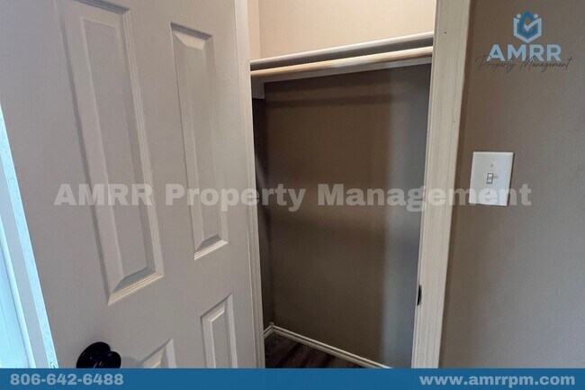 Building Photo - 314 E Ursuline St