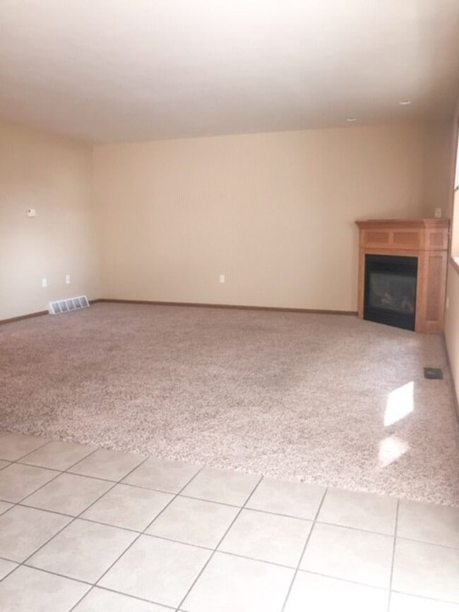 Building Photo - 3566-3572 East Meadows Place