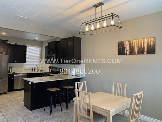 Building Photo - This property offers a NO DEPOSIT option available for qualified renters!