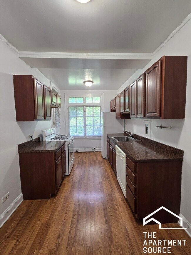 Building Photo - 1454 Oak Ave
