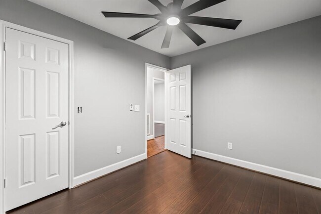 Building Photo - 139 W Village Knoll Cir