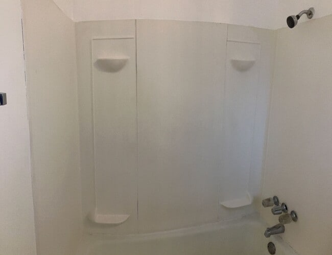 Building Photo - 412 College Ave