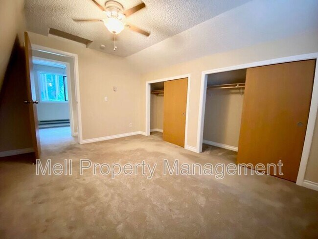 Building Photo - 2370 E Phillips Lake Loop Rd