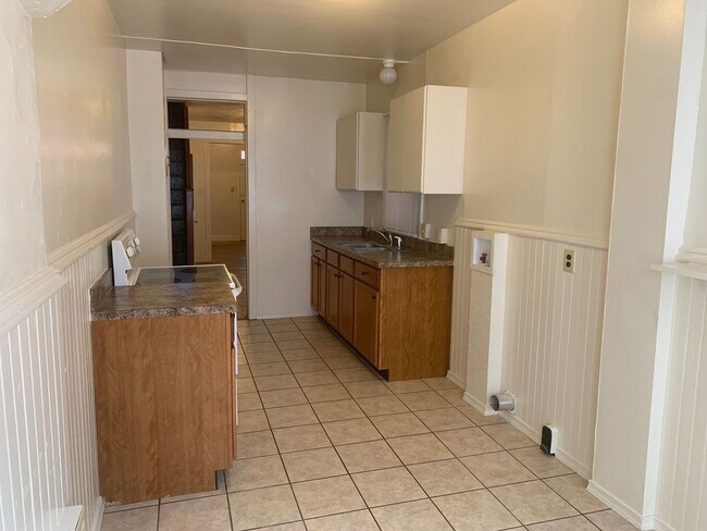 Building Photo - York City-3 Bedroom 1 Bath House