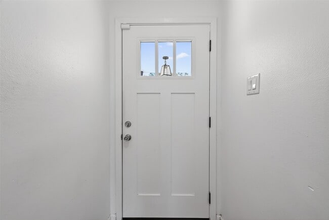 Building Photo - 23567 Pine Forest Dr