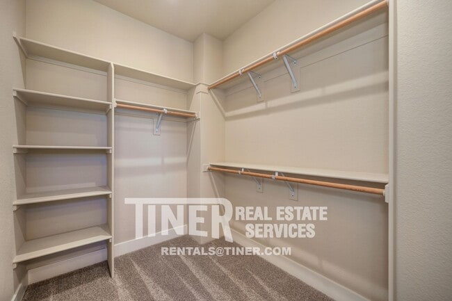 Building Photo - 8943 Fair Oaks Blvd