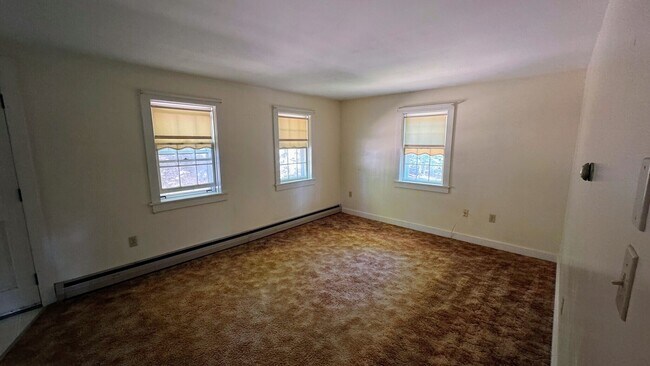 Building Photo - 38 Diamond Dr