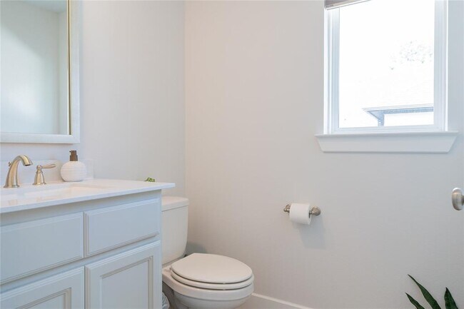 Building Photo - 96 Madrone Terrace Pl