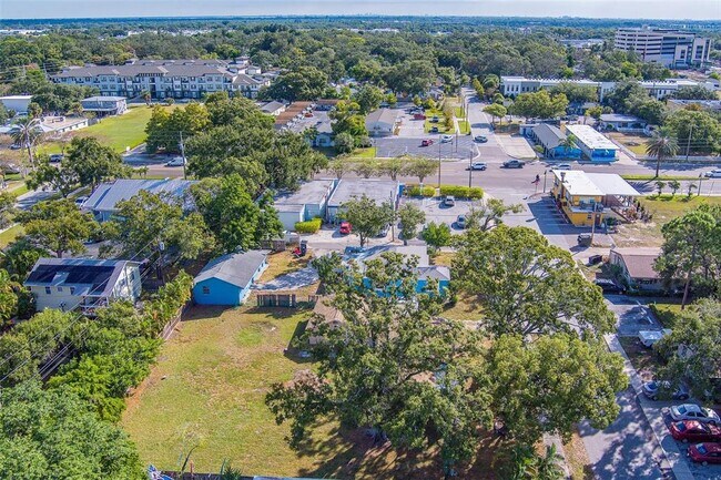 Building Photo - 810 2nd Ave NW