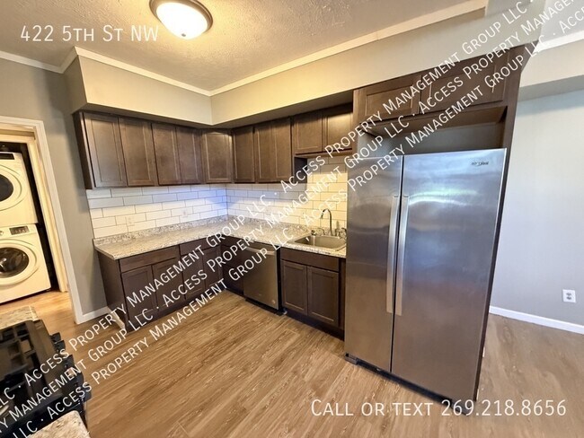 Building Photo - 422 5th St NW