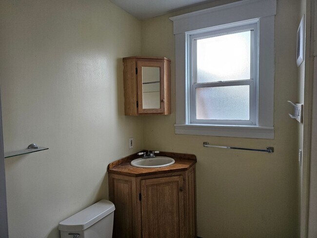 Building Photo - 2004 Adams Ave