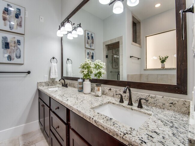 Building Photo - 1509 Holly St