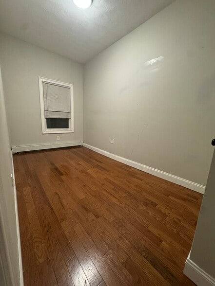 Building Photo - 12 Chelsea St