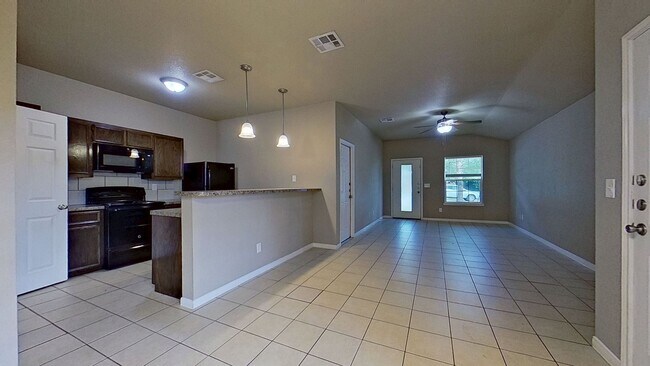 Building Photo - NO JUNE RENT + $1,395 RENT DUPLEX IN HARKER HEIGHTS!