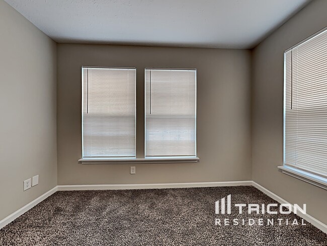 Building Photo - 2368 Bridlewood Dr