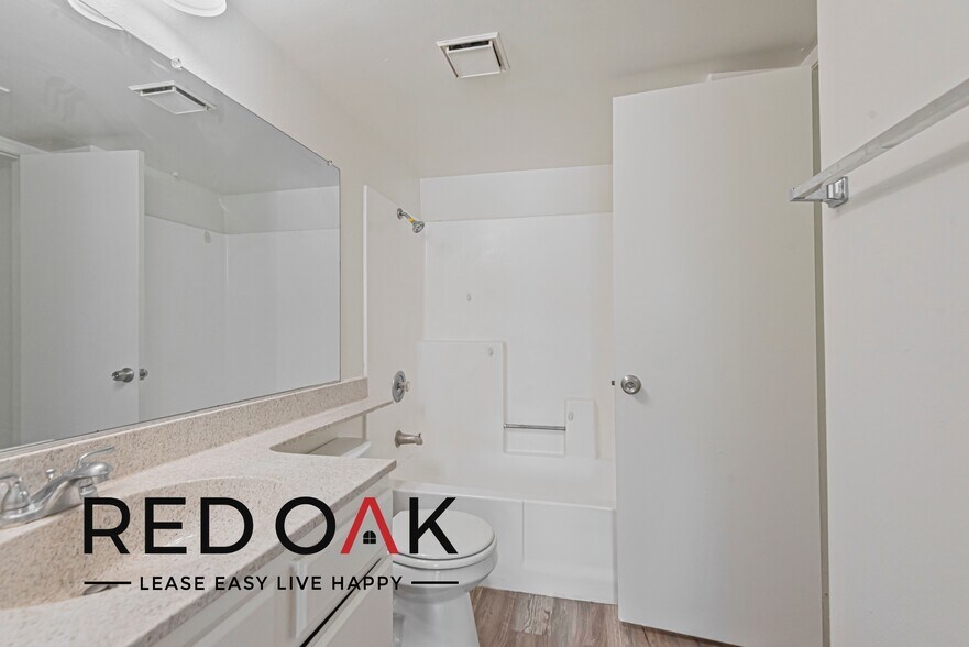 Building Photo - 1215 D St