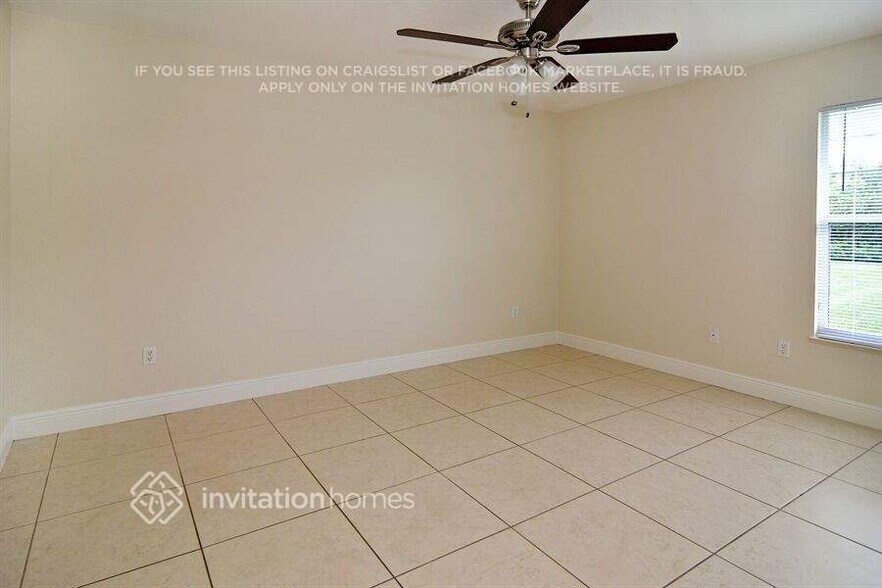 Building Photo - 1025 SW Romaine Ln