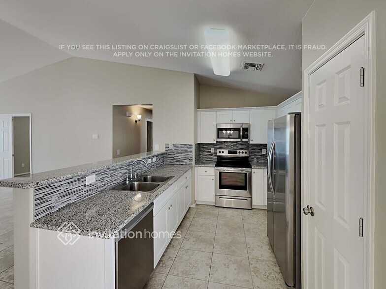 Building Photo - 2369 W Silver Creek Ln