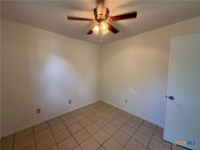 Building Photo - 205 Jason Dr