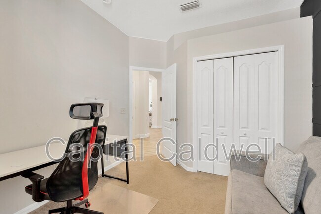 Building Photo - 19246 Meadow Pine Dr