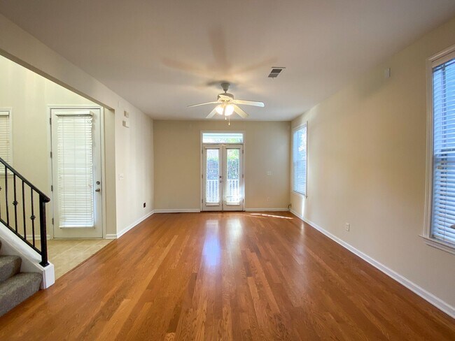 Building Photo - 3 bedroom 2.5 bathroom in Harbor Town Memphis