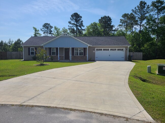 Primary Photo - 3 Bedroom, 2 bath home in the Bridgeport C...