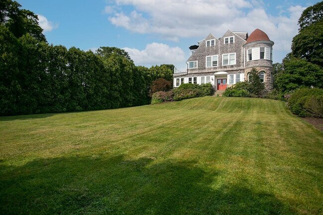 Building Photo - 1 Seaview Ave