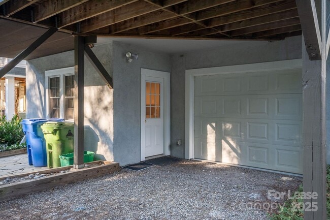 Building Photo - 140 Murdock Ave