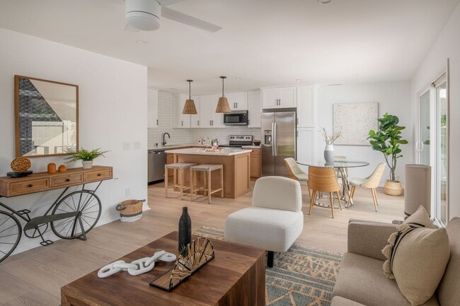 Building Photo - Turnkey 3 Bed/2 Ba in Encinitas' Finest 55...