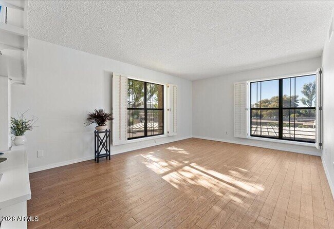 Building Photo - 5122 N 31st Way