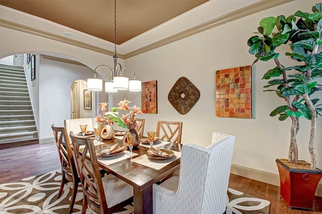 Building Photo - 7 Shearling Ct