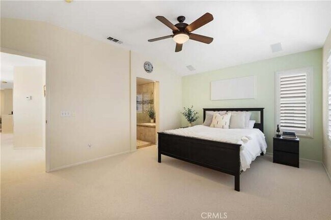 Building Photo - 3 Bedroom Plus Loft in Los Flores