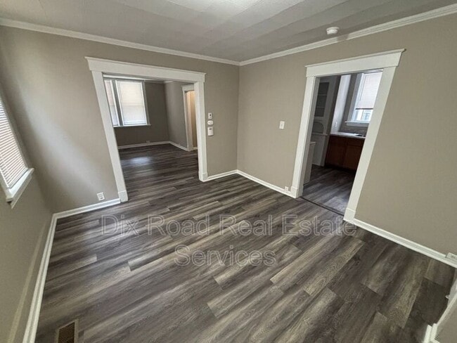 Building Photo - 536 Orient Ave