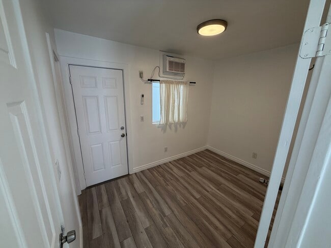 Building Photo - 3619 Edenhurst Ave