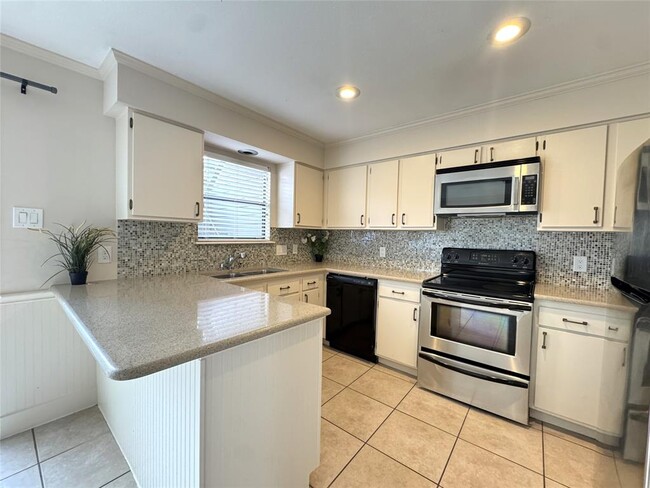 Building Photo - 1083 Country Pl Dr